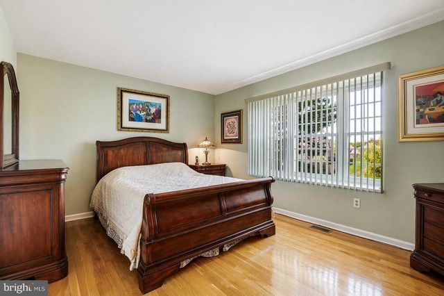 17 FERN CT, Hamilton, NJ 08690