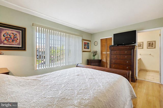 17 FERN CT, Hamilton, NJ 08690