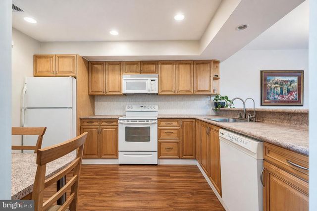 17 FERN CT, Hamilton, NJ 08690