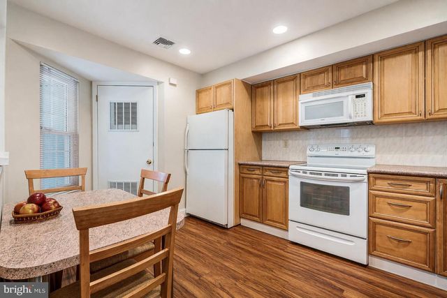 17 FERN CT, Hamilton, NJ 08690