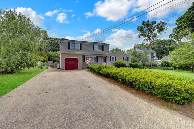 115 North Evergreen Drive, Selden, NY 11784