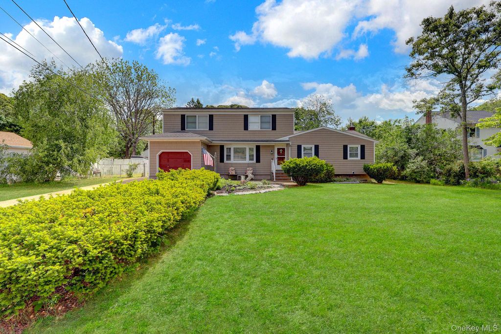 115 North Evergreen Drive, Selden, NY 11784
