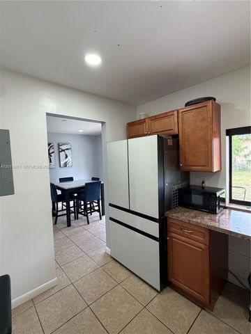 1410 NW 199TH St, Miami Gardens, FL 33169