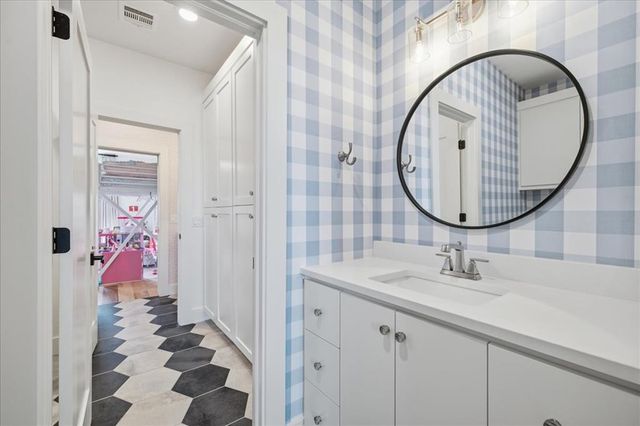 6125 St Pierre Terrace, Edmond, OK 73034