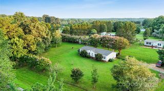 35 Little Roundtop Drive, Hiddenite, NC 28636