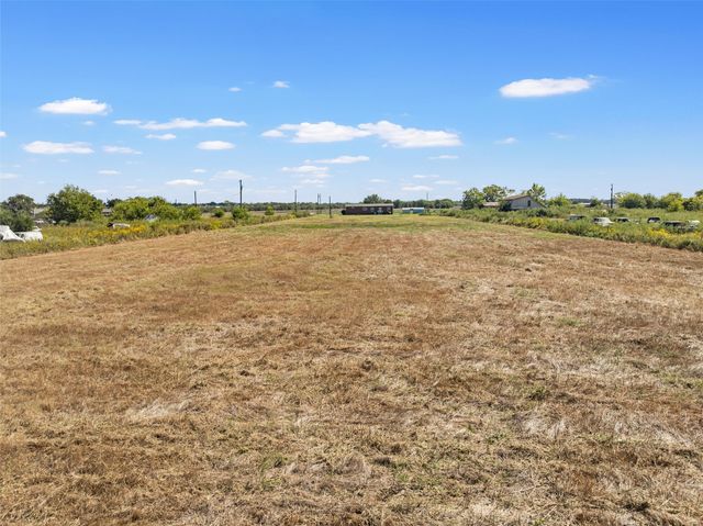 3449 Bluhm Road, West, TX 76691