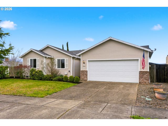 671 MARY Dr, Molalla, OR 97038