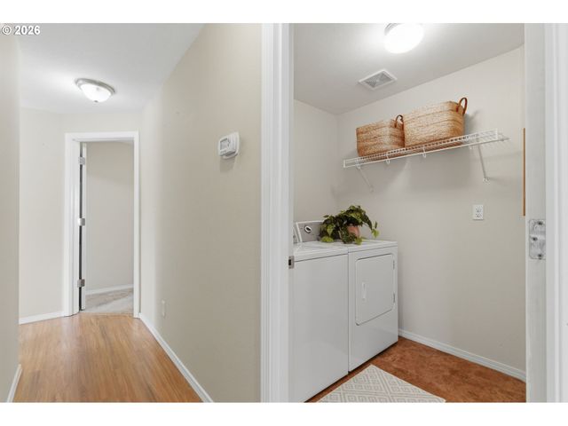 671 MARY Dr, Molalla, OR 97038