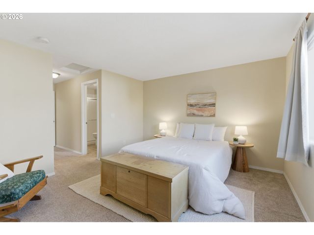 671 MARY Dr, Molalla, OR 97038