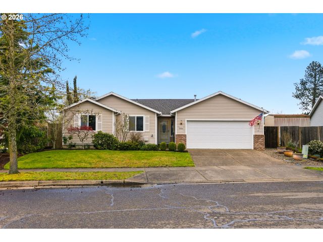 671 MARY Dr, Molalla, OR 97038