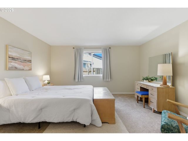 671 MARY Dr, Molalla, OR 97038