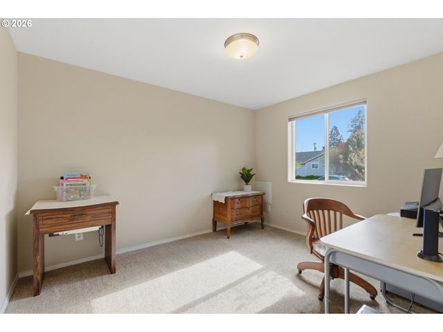 671 MARY Dr, Molalla, OR 97038