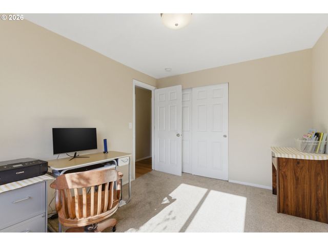 671 MARY Dr, Molalla, OR 97038