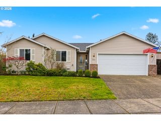 671 MARY Dr, Molalla, OR 97038