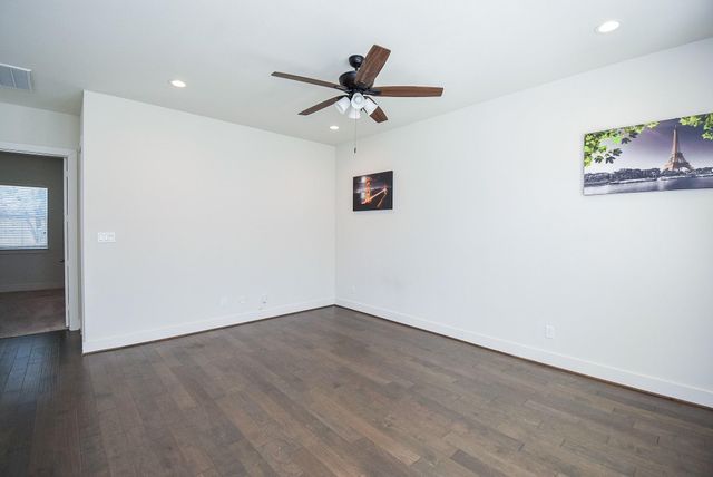 6031 Cypress Street, Houston, TX 77074