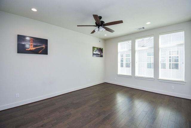 6031 Cypress Street, Houston, TX 77074