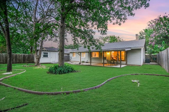 6906 Moonmont DR, Austin, TX 78745
