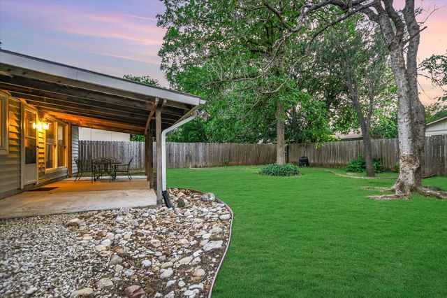 6906 Moonmont DR, Austin, TX 78745