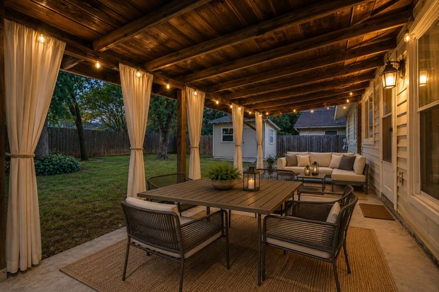 6906 Moonmont DR, Austin, TX 78745