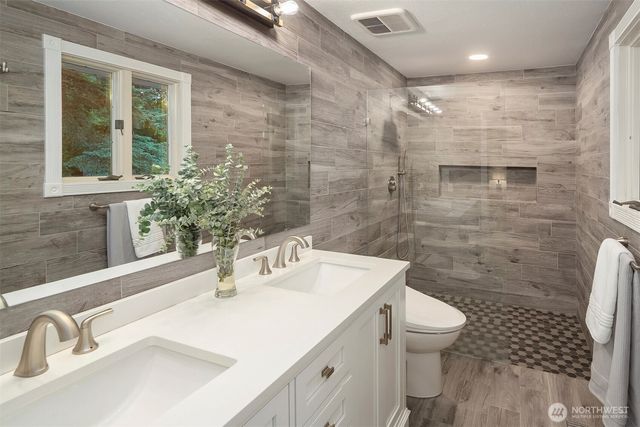 5611 240th Street SE, Woodinville, WA 98072