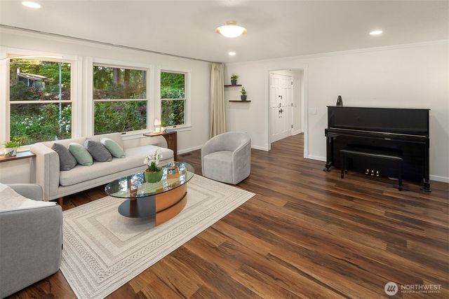 5611 240th Street SE, Woodinville, WA 98072