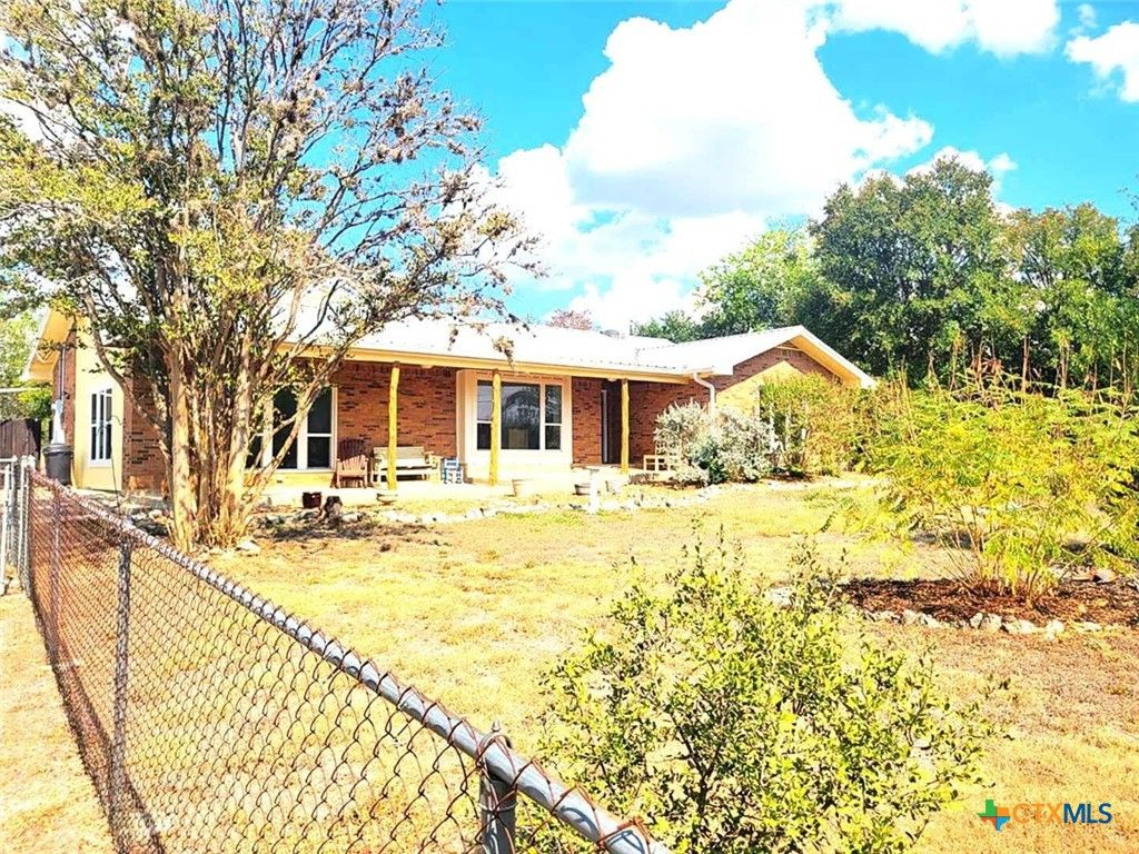 210 Merrywood Lane, San Marcos, TX 78666