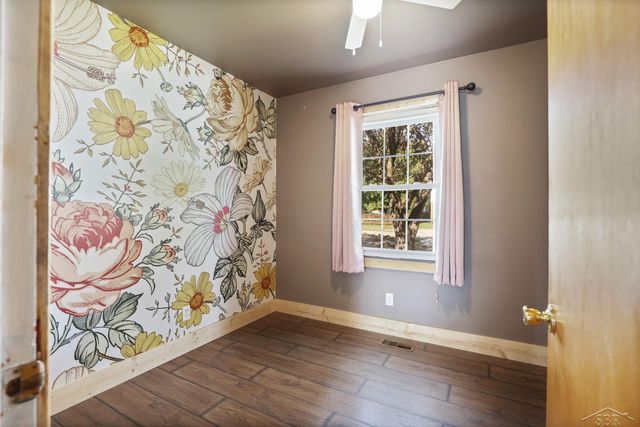 587 Meadowlawn Street, Saginaw, MI 48604