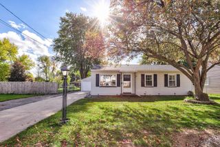 587 Meadowlawn Street, Saginaw, MI 48604