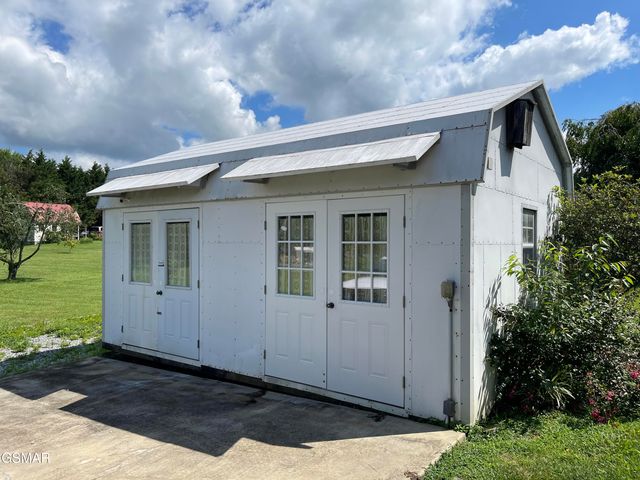 3351 Line Springs Road, Sevierville, TN 37862