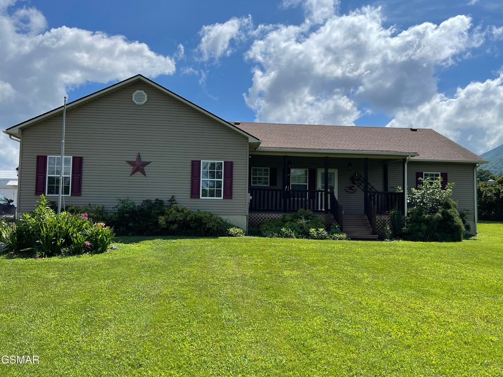 3351 Line Springs Road, Sevierville, TN 37862