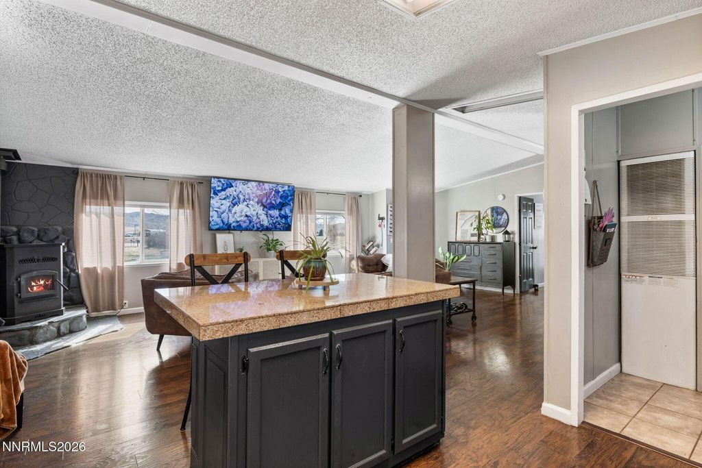 Image 14 of property listing at 25 N Bybee Lane, Yerington, NV 89447