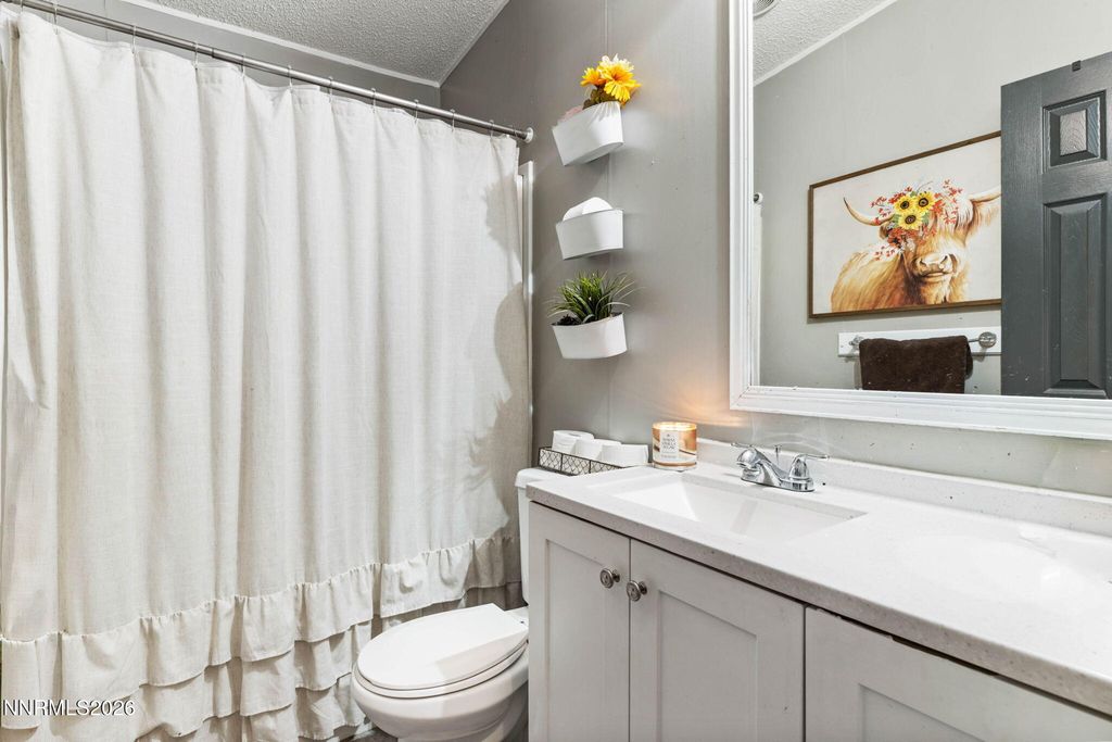 Image 27 of property listing at 25 N Bybee Lane, Yerington, NV 89447