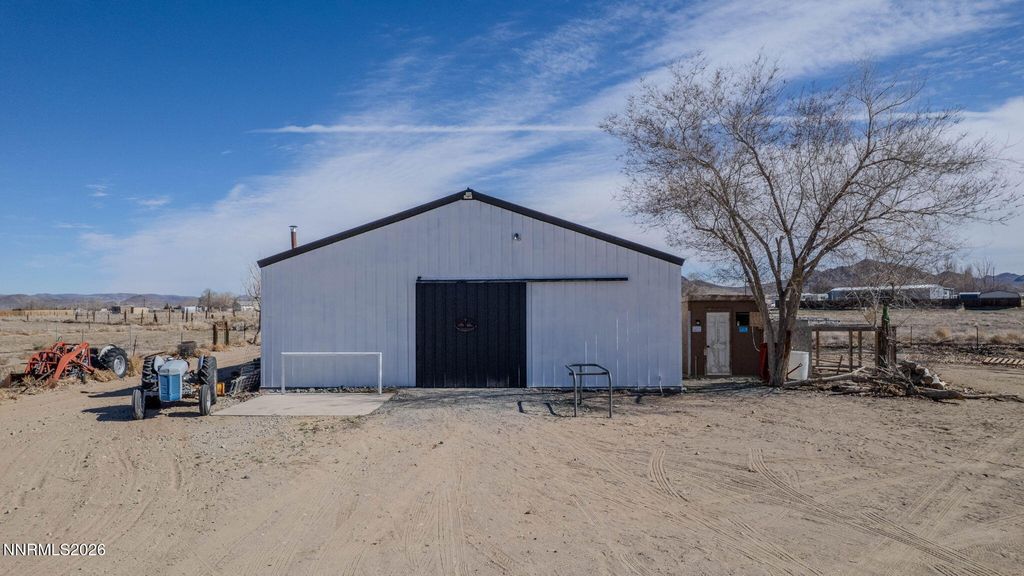 Image 31 of property listing at 25 N Bybee Lane, Yerington, NV 89447