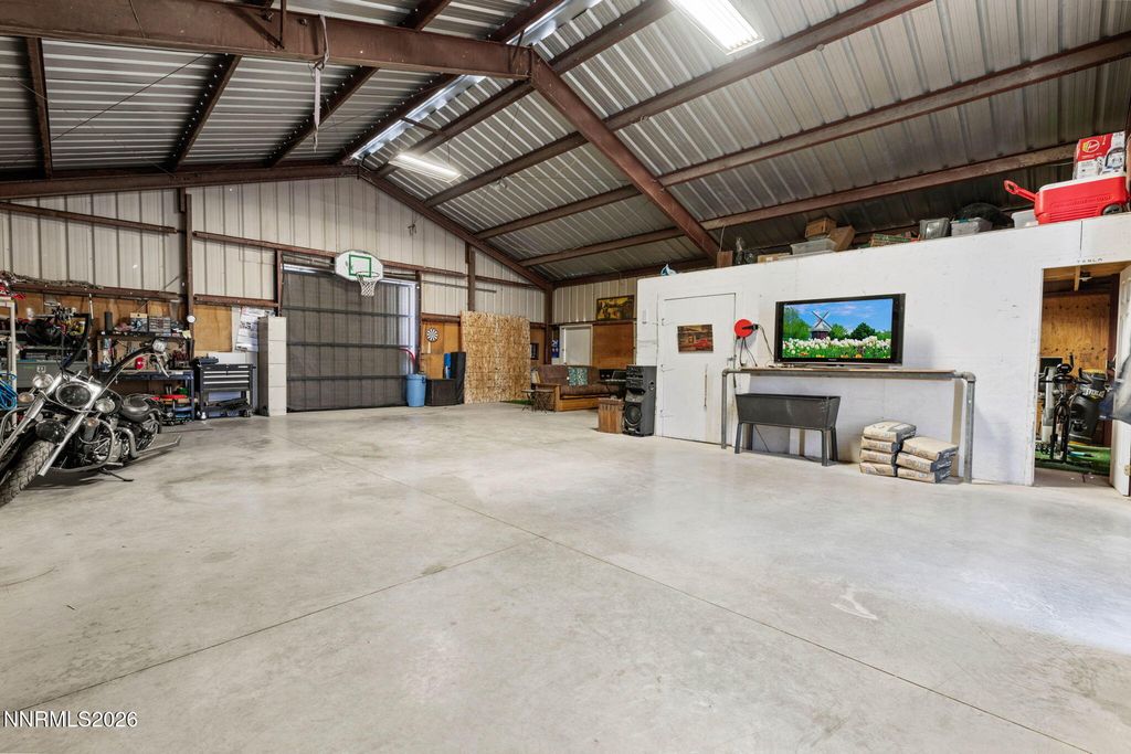 Image 32 of property listing at 25 N Bybee Lane, Yerington, NV 89447