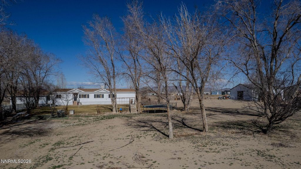 Image 36 of property listing at 25 N Bybee Lane, Yerington, NV 89447