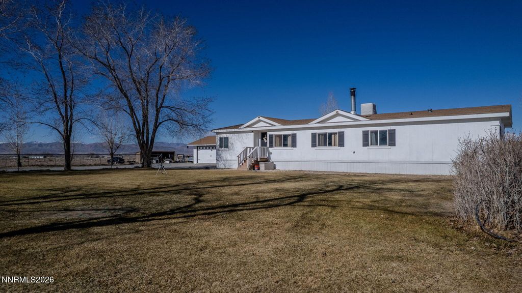 Image 37 of property listing at 25 N Bybee Lane, Yerington, NV 89447