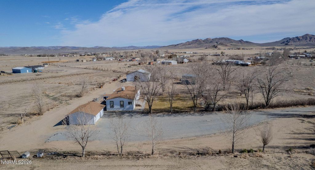 Image 38 of property listing at 25 N Bybee Lane, Yerington, NV 89447
