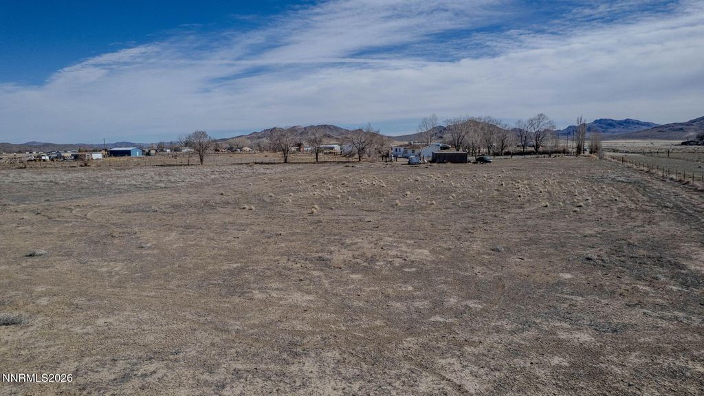 Image 40 of property listing at 25 N Bybee Lane, Yerington, NV 89447