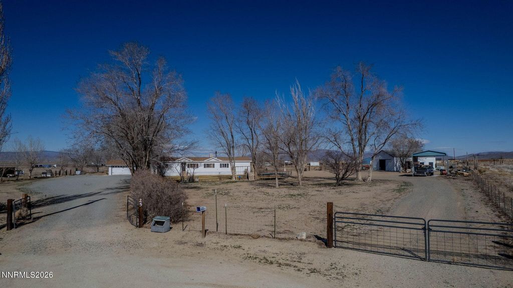 Image 41 of property listing at 25 N Bybee Lane, Yerington, NV 89447