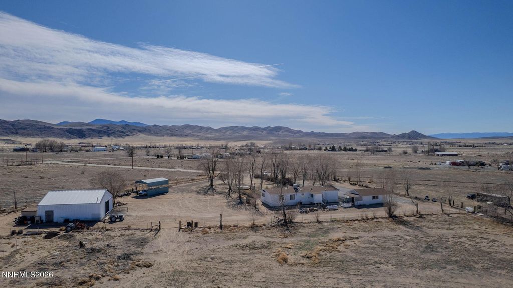 Image 43 of property listing at 25 N Bybee Lane, Yerington, NV 89447