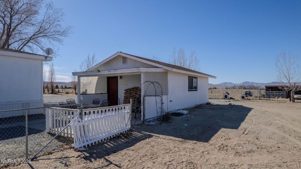 Image 47 of property listing at 25 N Bybee Lane, Yerington, NV 89447