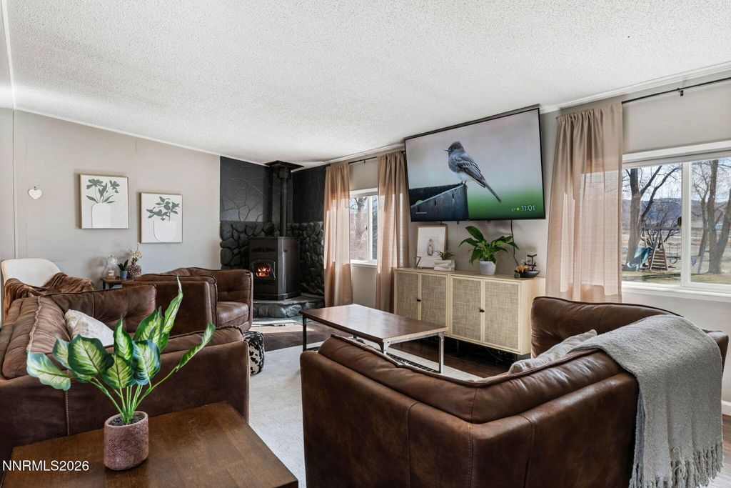 Image 7 of property listing at 25 N Bybee Lane, Yerington, NV 89447