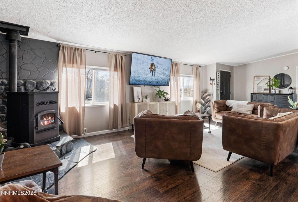 Image 9 of property listing at 25 N Bybee Lane, Yerington, NV 89447