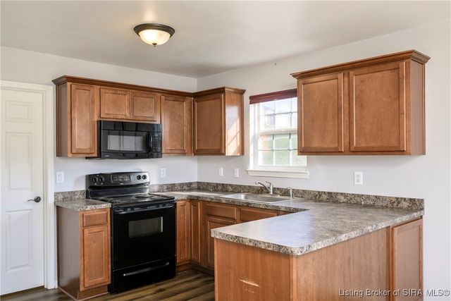 2817 Horse Trail Road, Jeffersonville, IN 47130