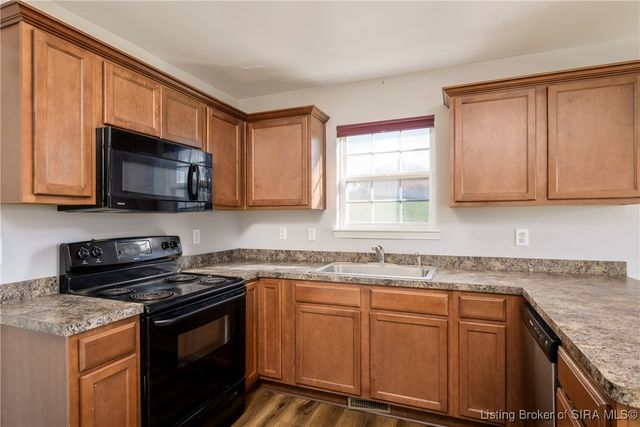 2817 Horse Trail Road, Jeffersonville, IN 47130