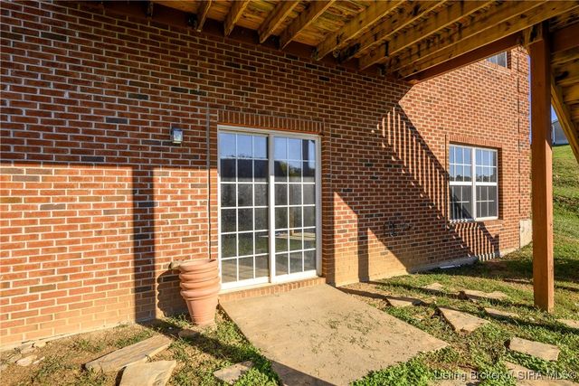 2817 Horse Trail Road, Jeffersonville, IN 47130