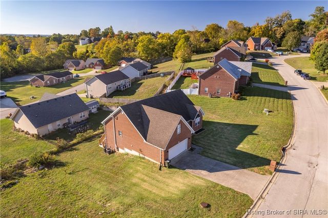 2817 Horse Trail Road, Jeffersonville, IN 47130