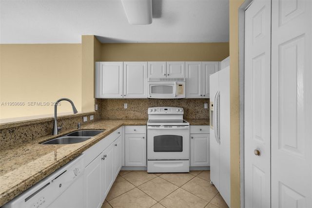 3064 SE 1st Dr 7, Homestead, FL 33033