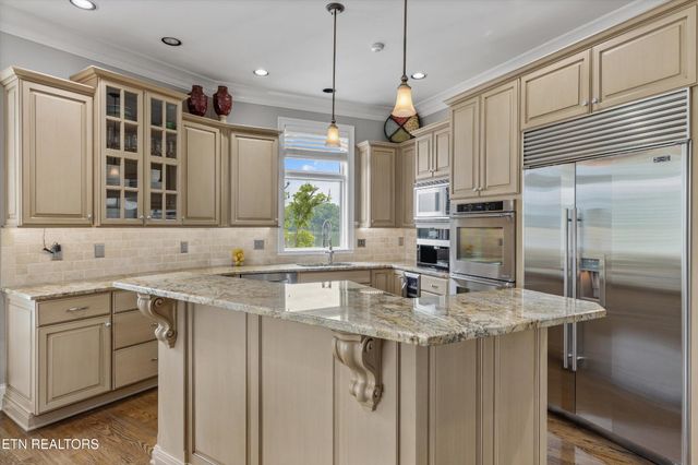 3801 Jackson Bend Drive, Louisville, TN 37777