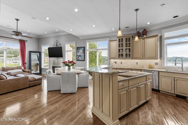 3801 Jackson Bend Drive, Louisville, TN 37777
